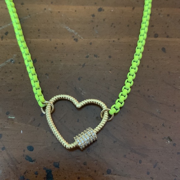 Melania Clara By Alexa Rae neon enamel heart 18k gold plated magnetic necklace - Picture 2 of 5